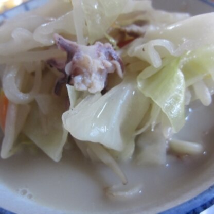 野菜たっぷりでラーメン好きの主人と娘に大好評＾＾ｖほんとスープも濃厚でとっても美味しくできました＾0＾ｂ